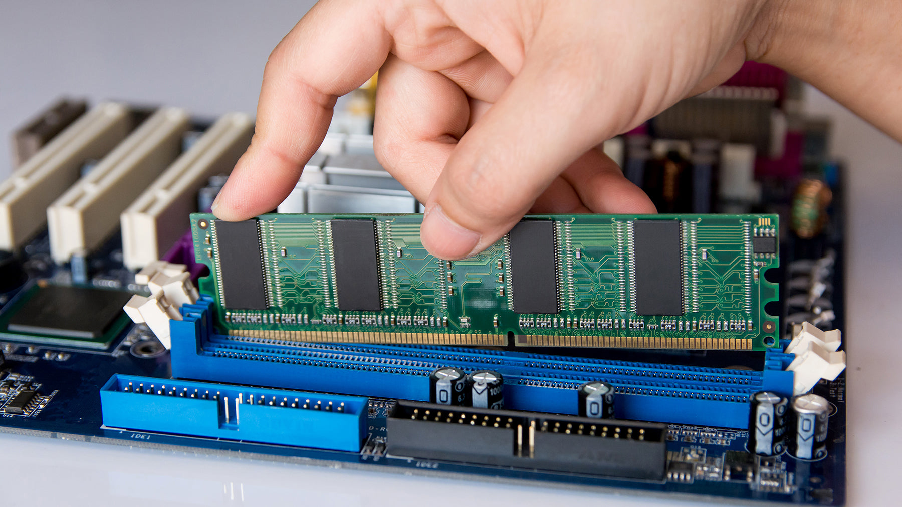 Mennyi RAM és belső memória kell egy laptopodhoz?